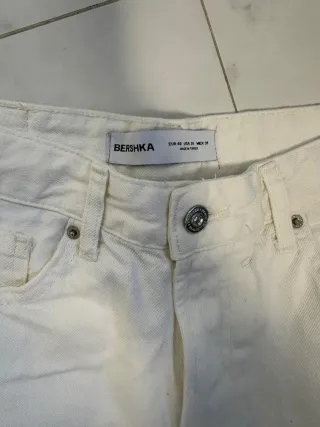 Bershka Vaqueros Blancos Rotos