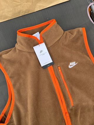 Abrigo Chaleco Nike Sportwear Club Therma-Fit