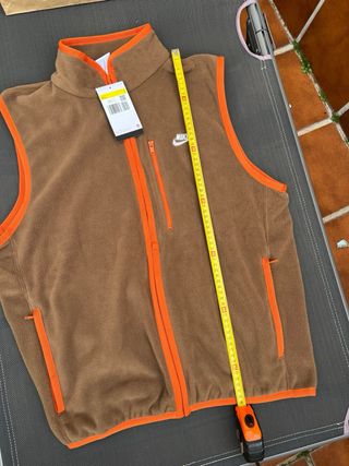 Abrigo Chaleco Nike Sportwear Club Therma-Fit