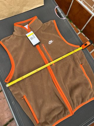 Abrigo Chaleco Nike Sportwear Club Therma-Fit