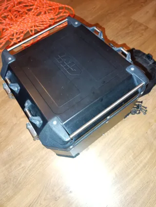 Baúl Givi Trekker Outpack Monokey 42L Negro