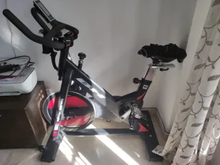 Bicicleta Ciclo Indoor BH Fitness Negra