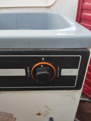 Lavadora antigua Corcho