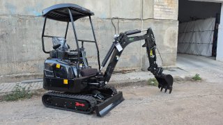 Miniexcavadora motor Kubota 1800 kilos