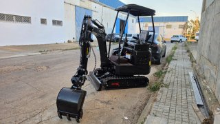 Miniexcavadora motor Kubota 1800 kilos