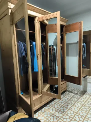 Armario Modernista Madera y Cristal