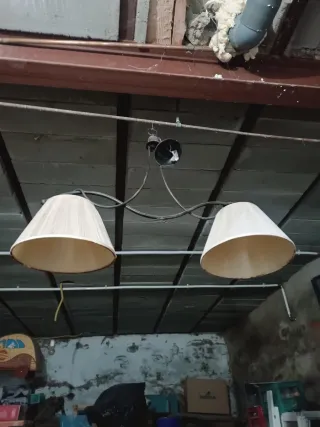 Lámpara de forja y tela beige