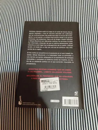 Las garras del águila: una novela de Lisbeth Sa...