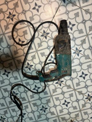 Taladro percutor Makita