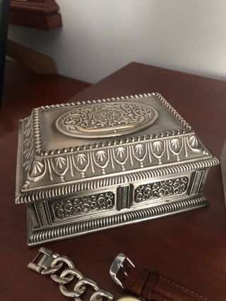 Orologi/Portagioie/Bigiotteria