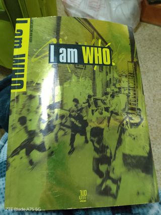 Libro + CD K-Pop Stray Kids I am WHO