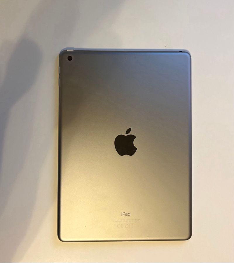 iPad 6ª Generación Plata afbeelding 2