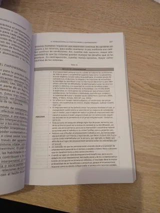 Trabajo Social con Familias desde el empowermen...