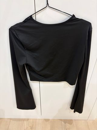 Camiseta negra manga larga encaje