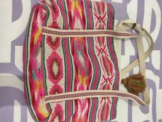 Bolso de playa con abalorios