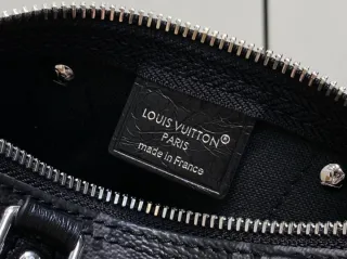 Bolso Louis Vuitton icónico modelo Nano Speedy