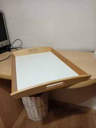 Bandeja grande ,de madera,maciza, con asas,38x58x6