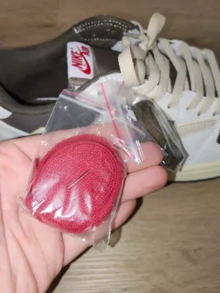 Zapatillas Jordan Marrones y Blancas