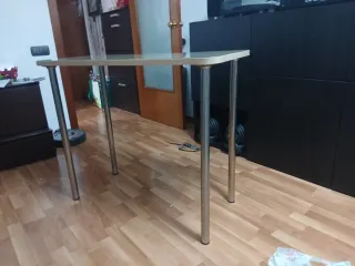 Mesa cocina cristal y madera, patas aluminio