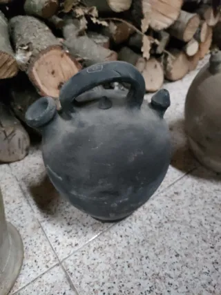 Cántaro de cerámica antiguo