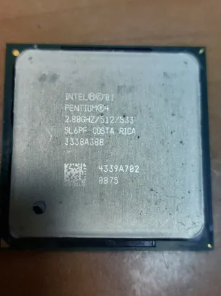 3 x Intel Pentium 4 IV Processori