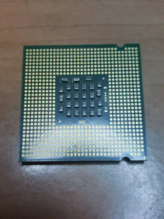 3 x Intel Pentium 4 IV Processori