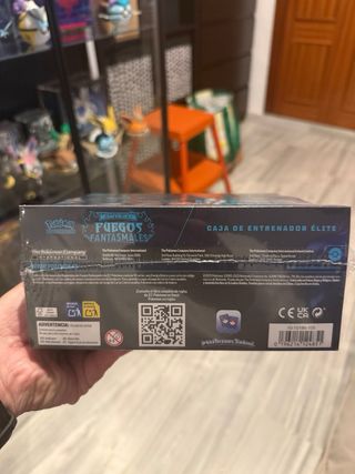 ETB Pokémon Fuegos Fantasmales