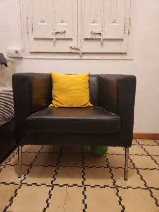 Butaca Negra Piel Ikea Años 2000 (dos disponibles)