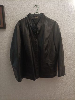 Chaqueta de cuero negra