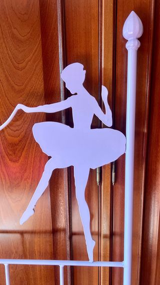 Cabecero forja niña con adorno bailarina estrellas