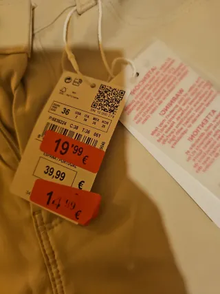 Pantalón flare encerado beige