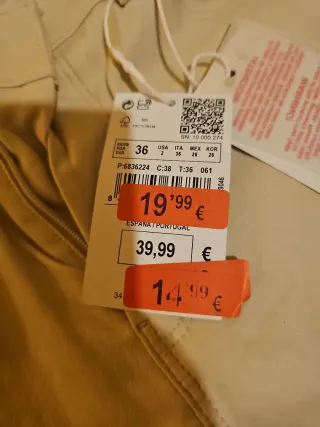 Pantalón flare encerado beige