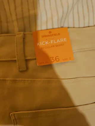 Pantalón flare encerado beige