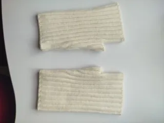 Mitones de lana color crema