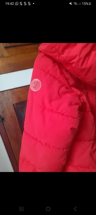 Giubbino Okaidi rosso con cappuccio