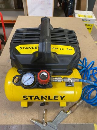 Compresor Aire STANLEY DST100/8/6 6L