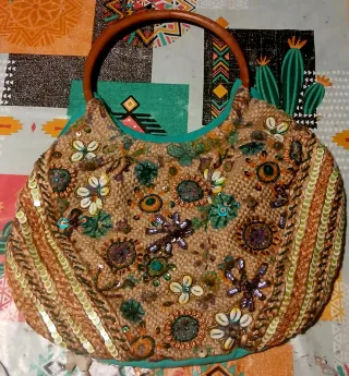 Borsa artigianale ricamata
