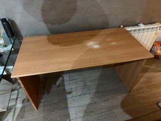 Mesa de escritorio de madera