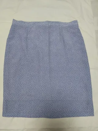 Falda malva con estampado de puntos