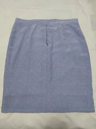 Falda malva con estampado de puntos