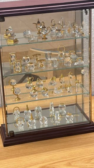 Vitrina expositora madera, cristal y dorado