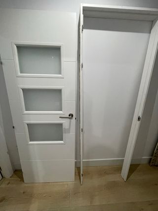 Puerta interior lacada blanca