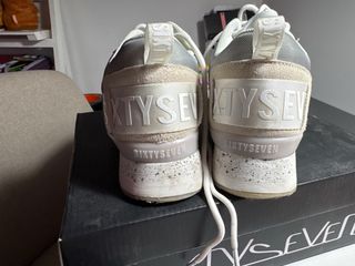 Zapatillas Sixtyseven plateadas y blancas