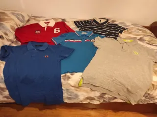 4 polos de manga corta y 1 de manga larga