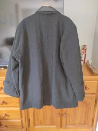 Abrigo de hombre gris