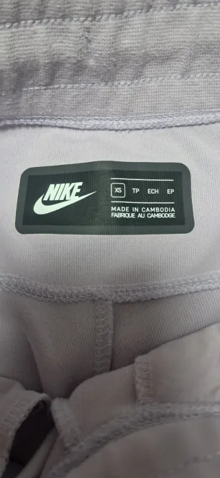 Conjunto Chándal Nike Morado.