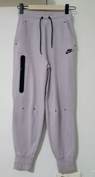 Conjunto Chándal Nike Morado.