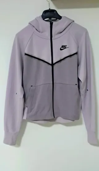 Conjunto Chándal Nike Morado.