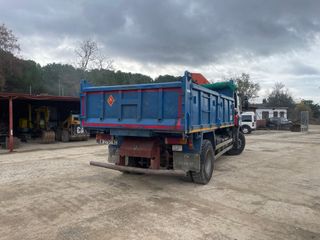 Camión Renault 260 Basculante