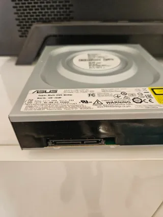 Caja de ordenador negra